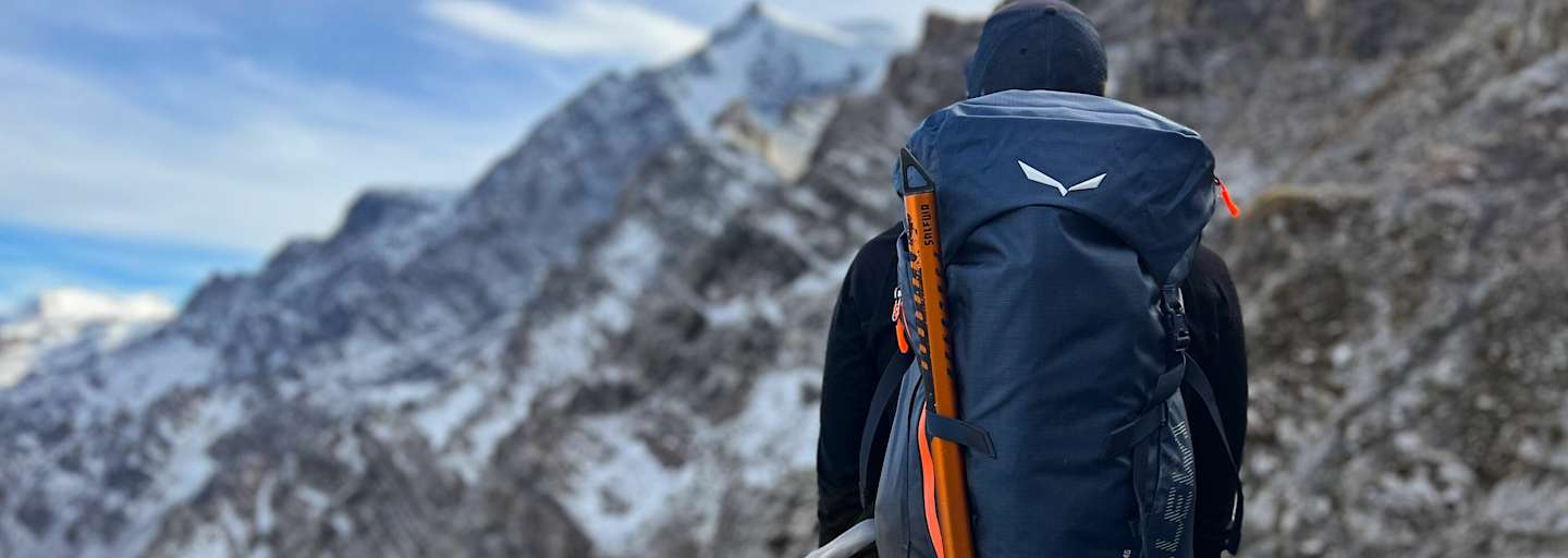 Bergwelten-Redakteur Daniel Kubera am Weg auf den Ortler