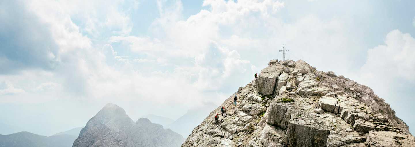Auf den letzten Metern zum Gipfel des Hochtor (2.369 m)