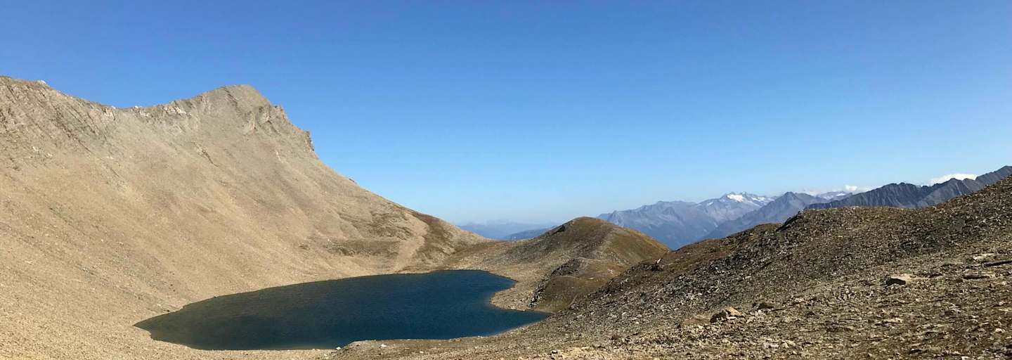 Der Junssee in den Tuxer Alpen liegt auf 2.665 m.