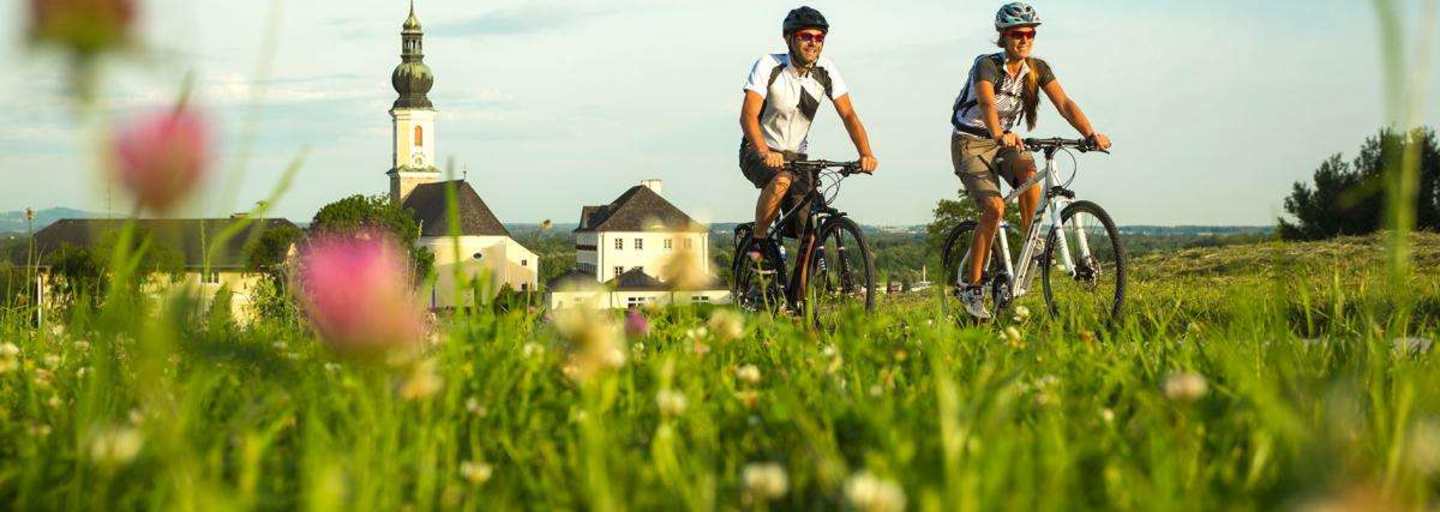 Auf dem Tauernradweg nördlich der Landeshauptstadt Salzburg