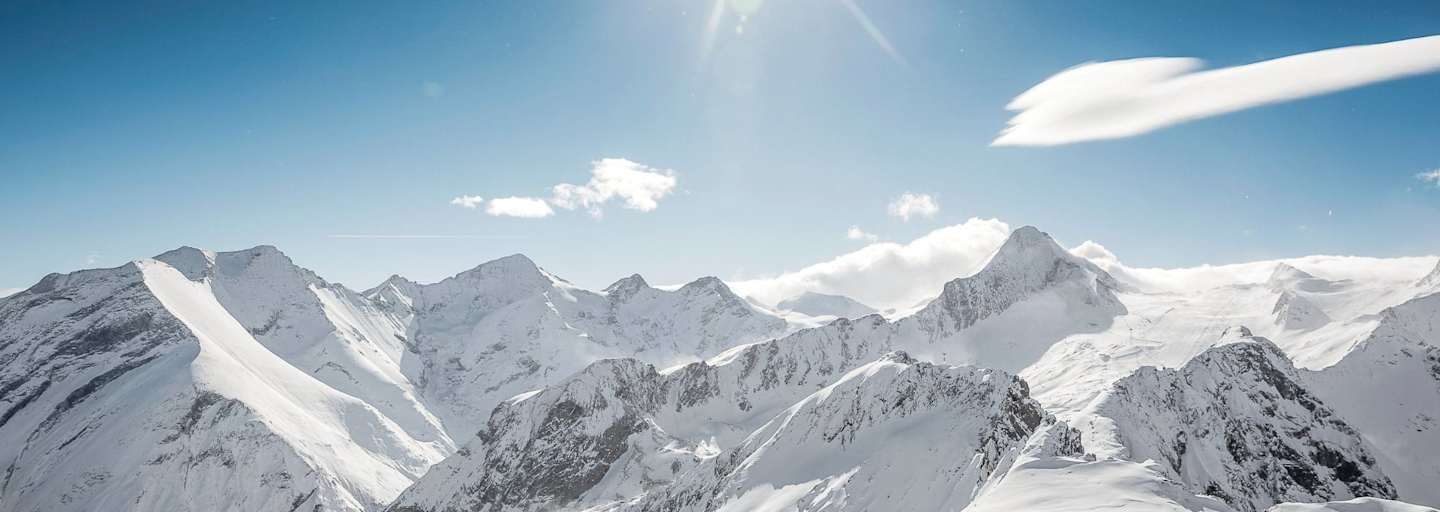 Blick auf die schneebedeckte Glocknergruppe