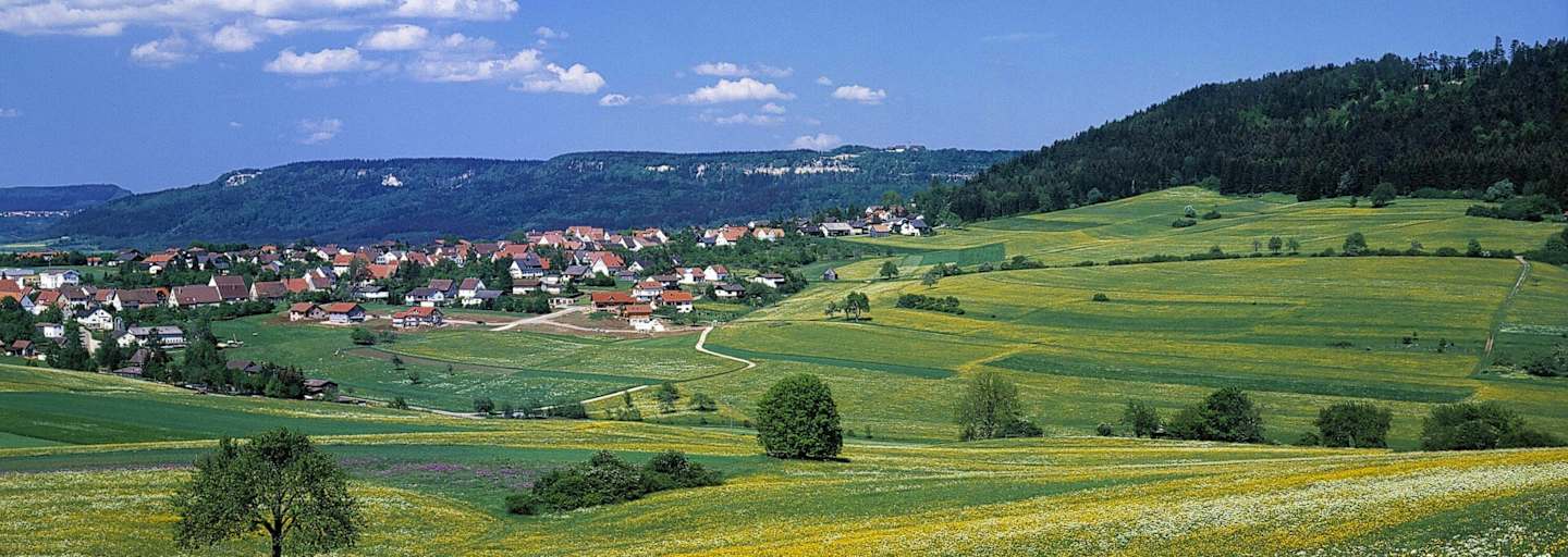 Klippeneck-Runde: Hausen ob Verena auf der Schwäbischen Alb in Baden-Württemberg
