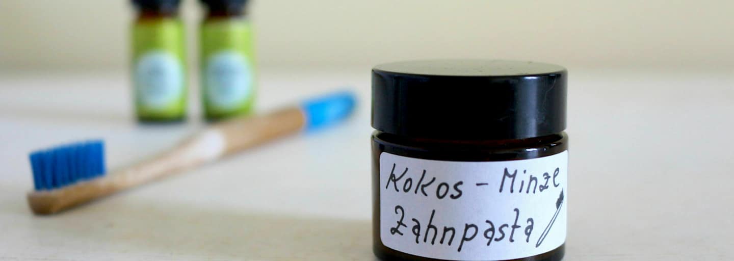 Kokos-Minze-Zahnpasta zum Selbermachen