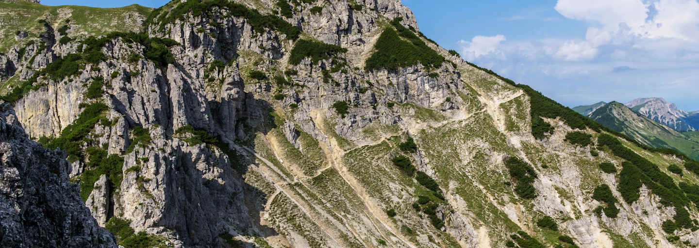 Hangquerung unterhalb der Kramerspitze in Garmisch-Partenkirchen in Bayern