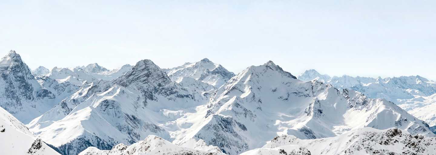Ausblick auf die Alpenlandschaft.