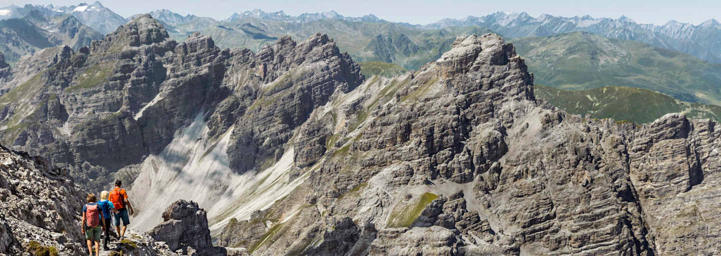Dolomitenähnlich gestalten sich die Kalkkögel in der Nähe von Innsbruck