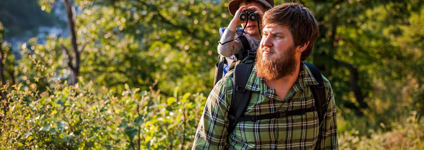 Vater und Sohn wandern