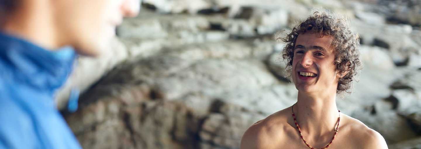 Auch auf Adam Ondra müssen die Berge im Moment warten, doch der junge Sportkletterer lässt sich davon nicht die gute Laune verderben