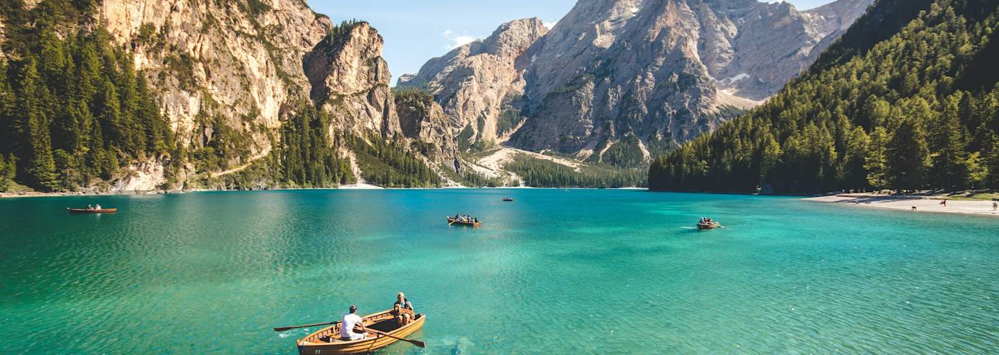 Bootsfahrer am Pragser Wildsee