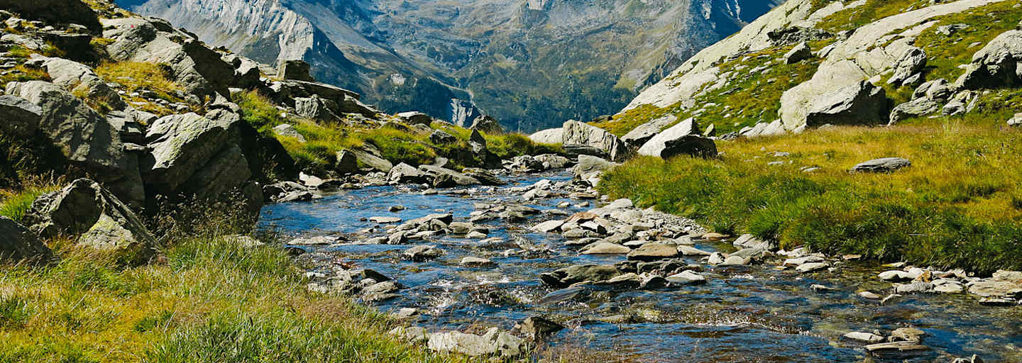 Zum Passo de Balniscio in Graubünden: Blick zum Piz d’Arbeola