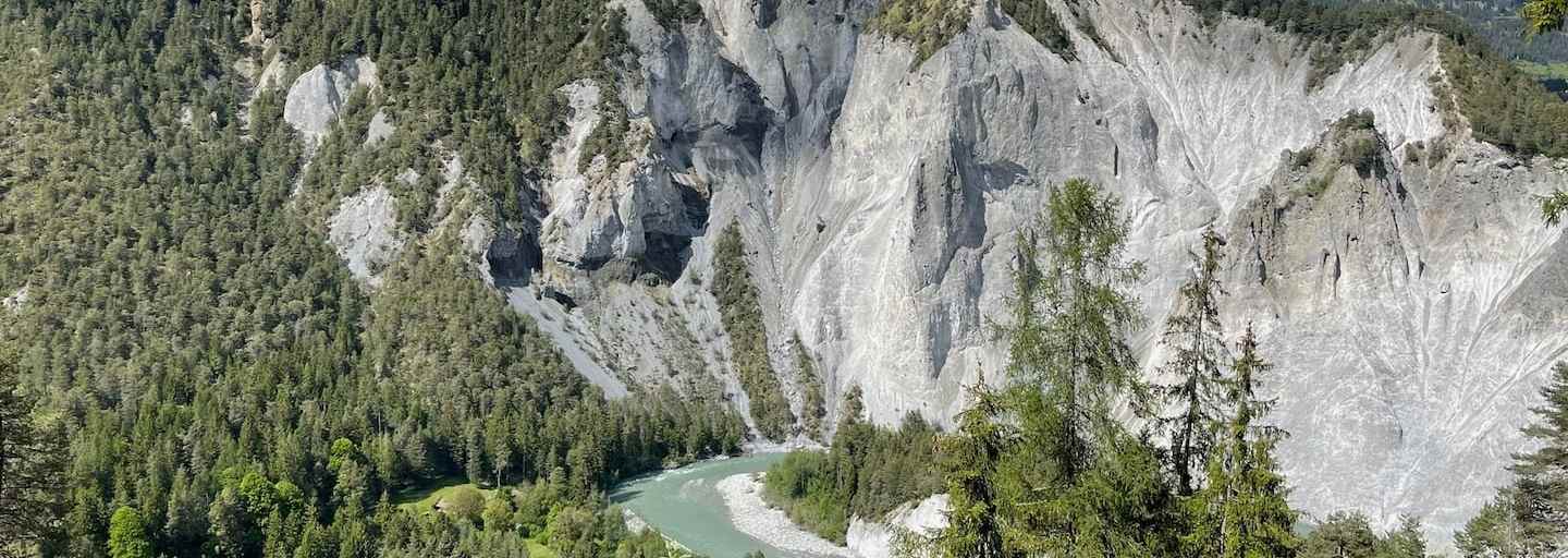 Blick von oben auf die Rheinschlucht