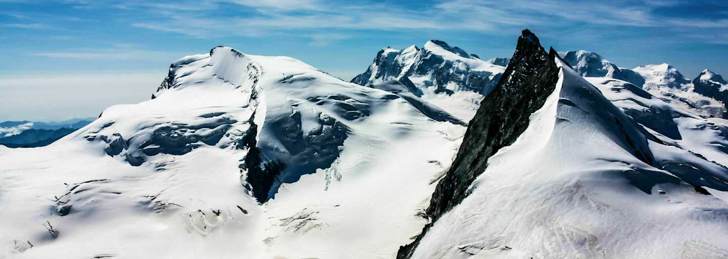 Walliser Alpen: Strahlhorn und Rimpfischhorn in der Mischabelgruppe in der Schweiz