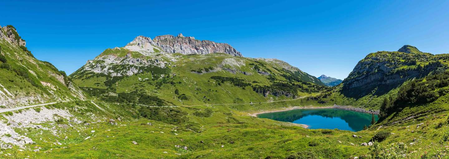 Die Rote Wand und der Formarinsee im Lechquellengebirge