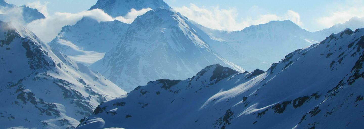Winterlandschaft der Bündner Silvretta in der Schweiz
