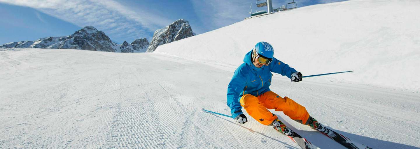 Skifahrer im Gebiet Mutterer Alm bei Innsbruck in Tirol