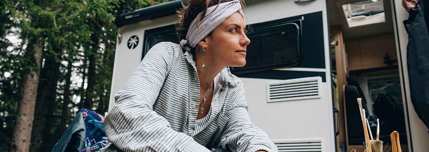 Alles, was man braucht, um glücklich zu sein, befindet sich perfekt verstaut im Reisemobil.