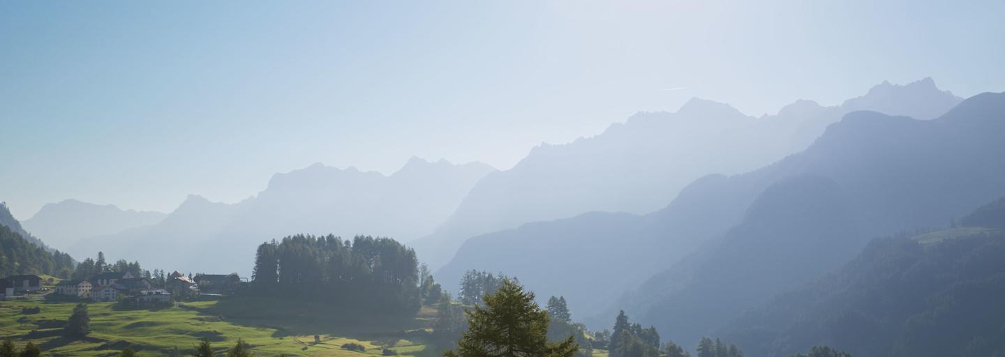 Blick von Tarasp über das Inntal