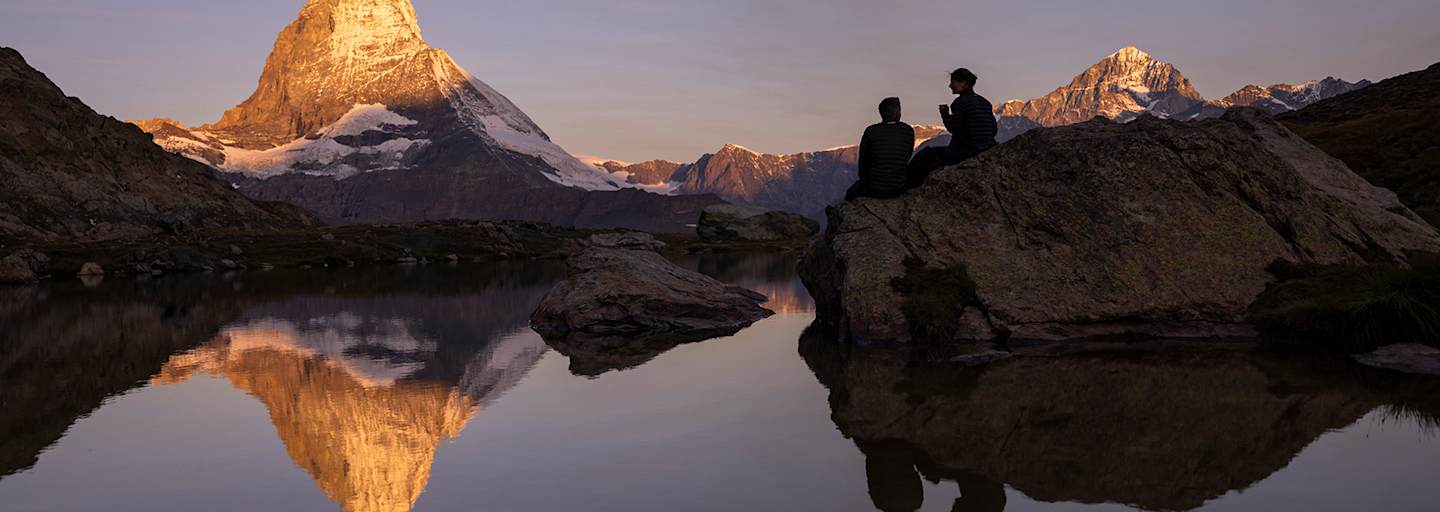 Einzigartiger Ausblick: Eine Wanderung bei Sonnenaufgang mit Blick auf das Matterhorn.