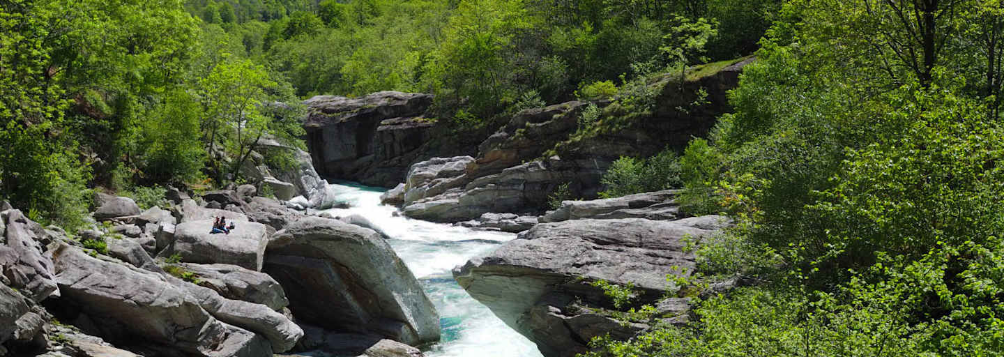 Die Verzasca ist nicht nur bei Kajak-Fahrern äußerst beliebt.