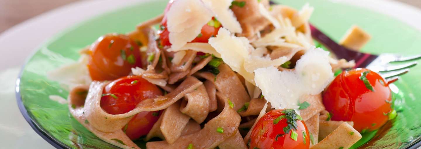 Vollkorn-Pasta mit Speck-Sauce