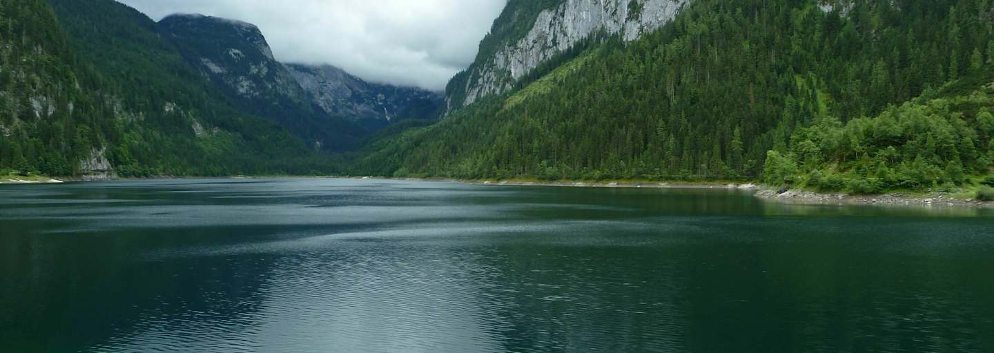 Imposant: Das Dachsteinmassiv der dem Vorderen Gosausee