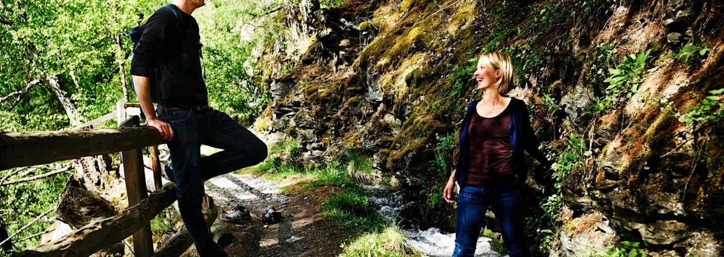 Waalwege sind Lebensadern zum Spazieren gehen.