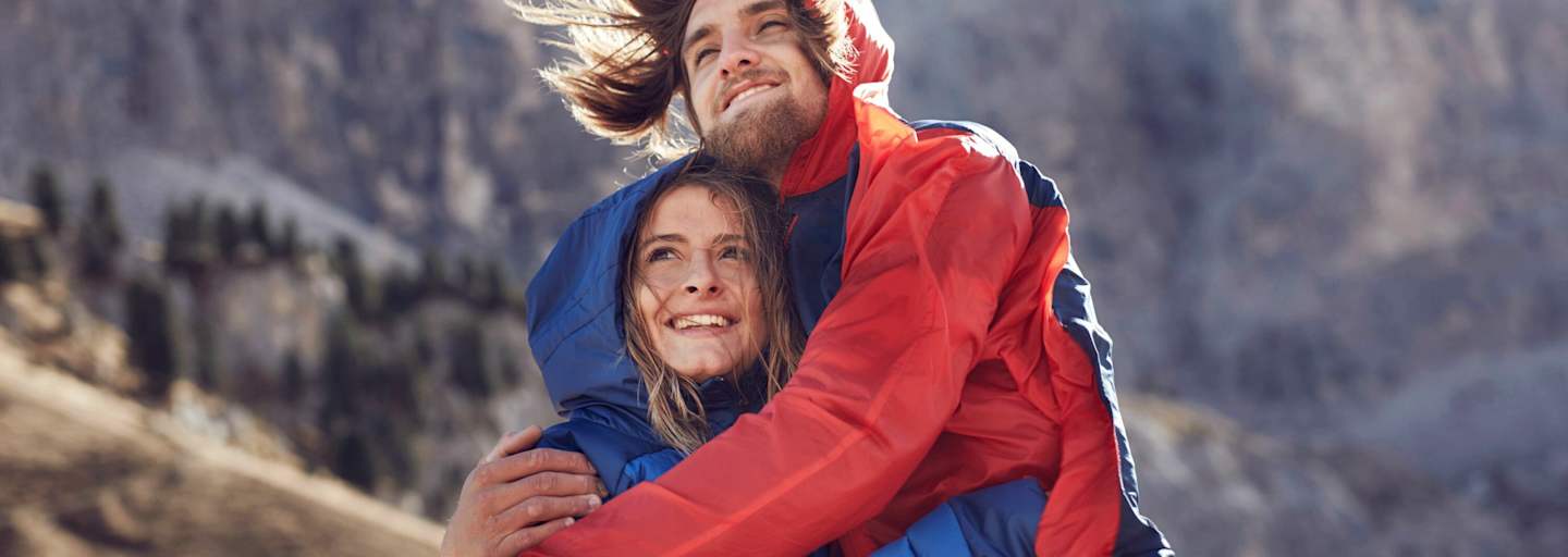 Wandern: Paar im Gebirge