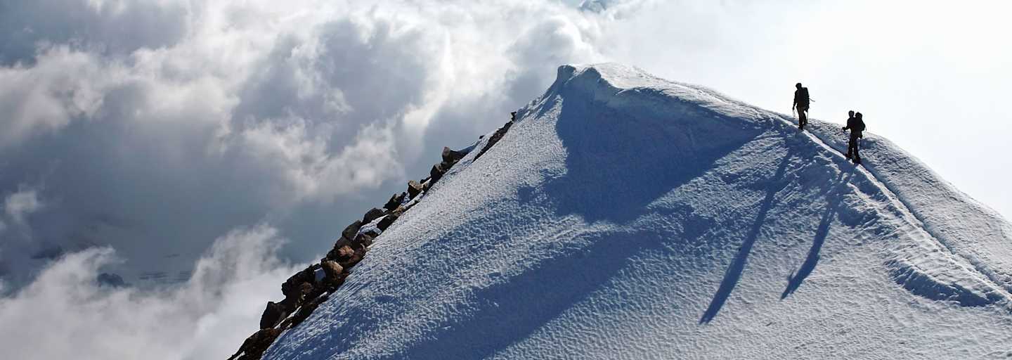 Bergsteiger am Weissmies in den Walliser Alpen