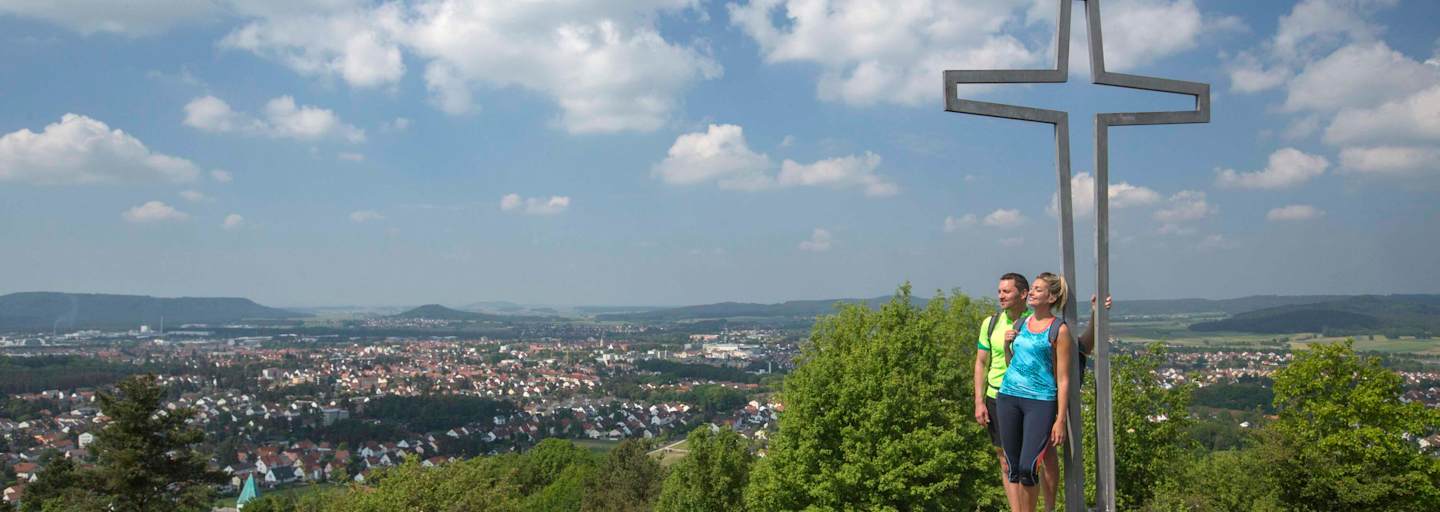 Auf der Zeugenbergrunde genießt man wunderschöne Aussichten.