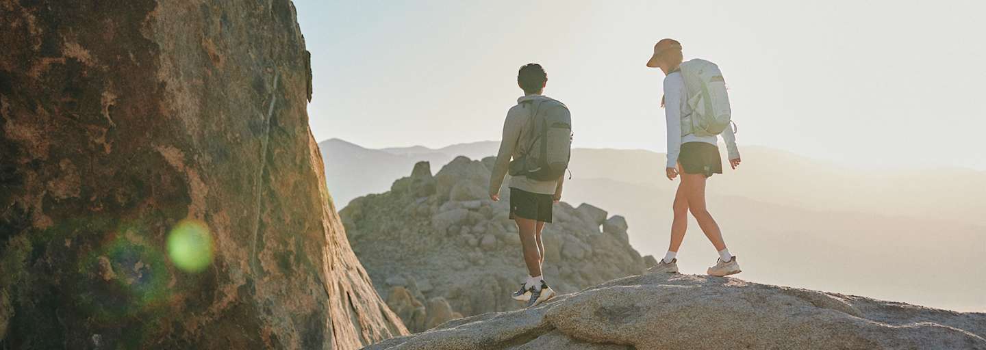 Morgensonne, Granit unter den Füßen, Freiheit im Blick – unterwegs mit leichtem Gepäck.