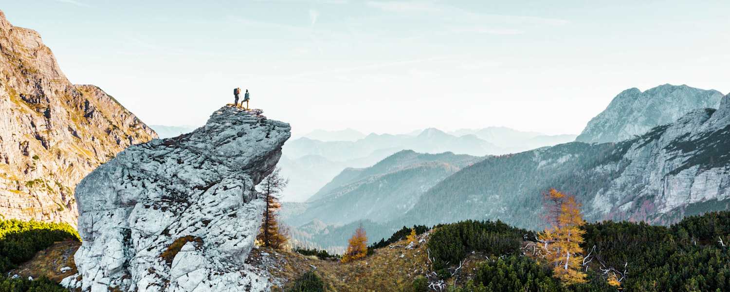 Wandern im Nationalpark Gesäuse besticht durch steile Felsen und wilde Wasser, hier am Sulzkarhund.