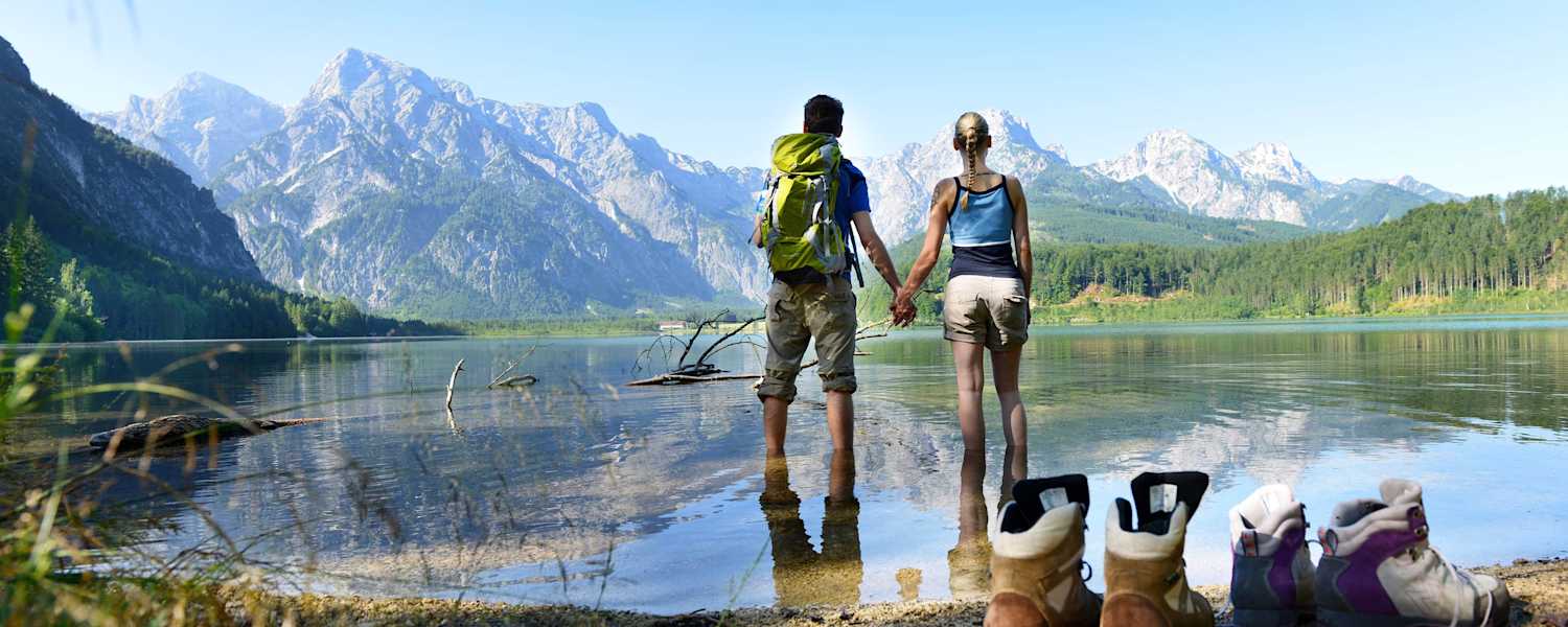 Der Almsee vor der Kulisse des Toten Gebirges