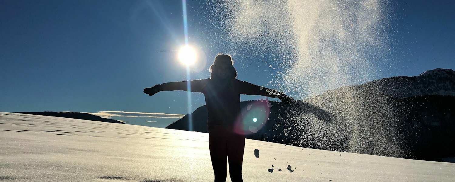 Mit der richtigen Kleidung stapft es sich ganz gemütlich durch die eisig kalte Winterlandschaft