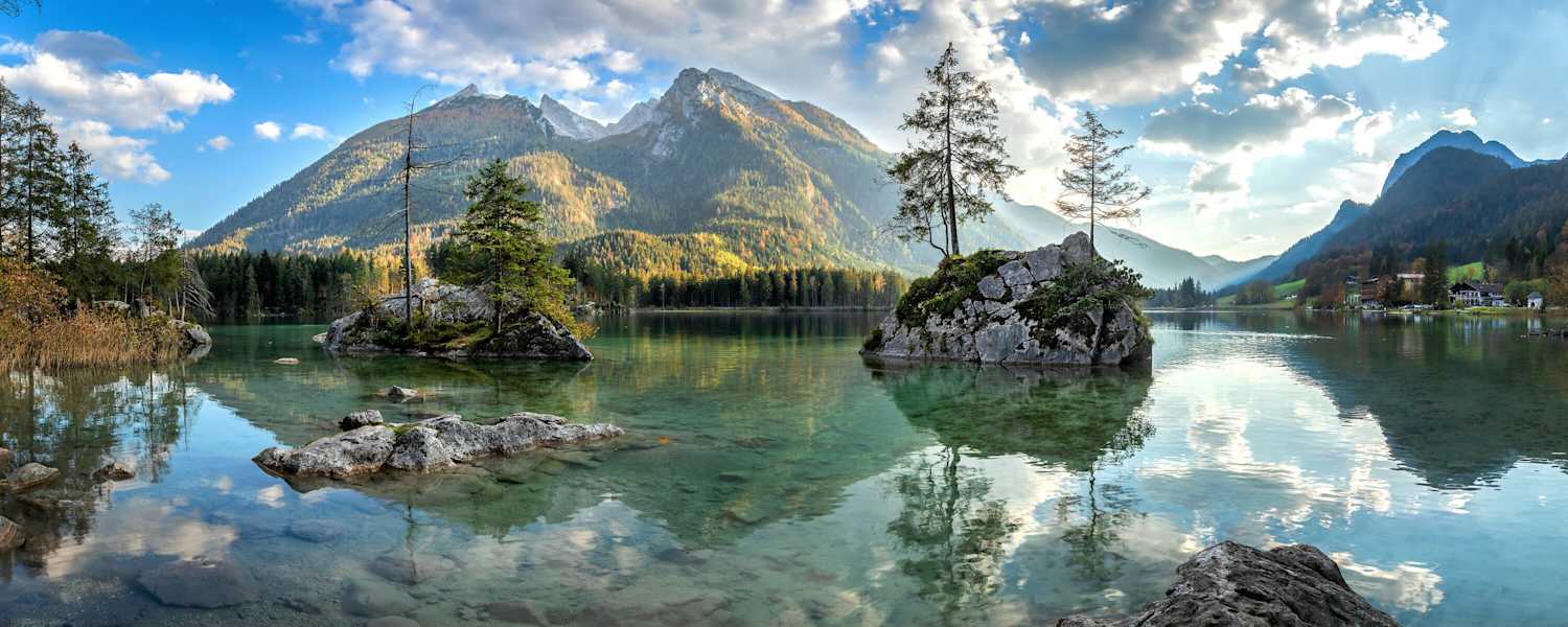 Naturlehrpfad im Zauberwald entlang des Hintersees in den Berchtesgadener Alpen