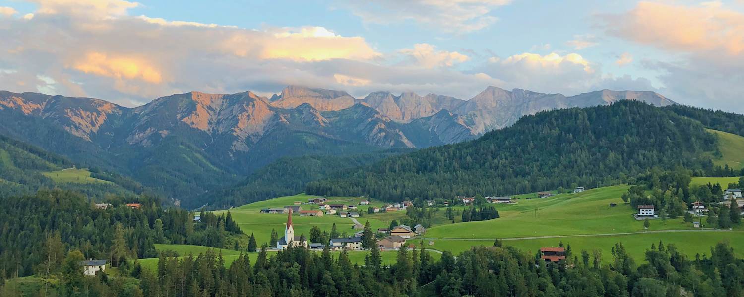 Das Bergsteigerdorf Steinberg am Rofan 