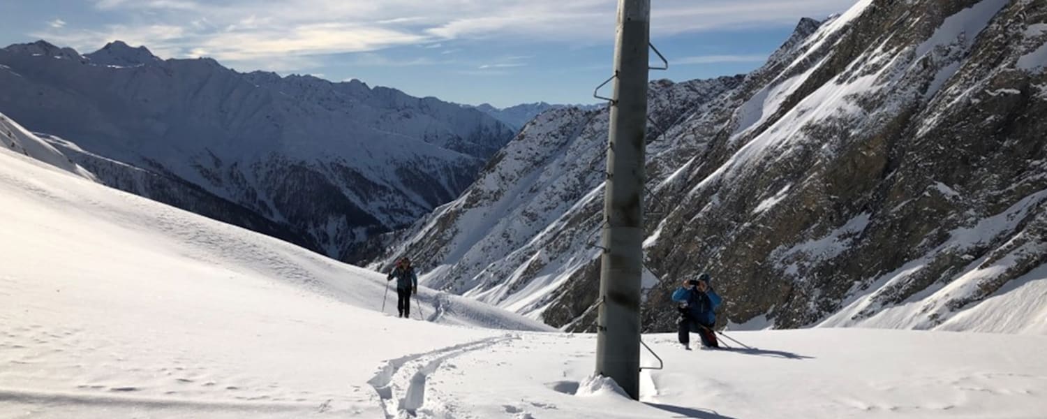 Die Staublawine zerstörte drei Stützen der Materialseilbahn der Erzherzog-Johann-Hütte