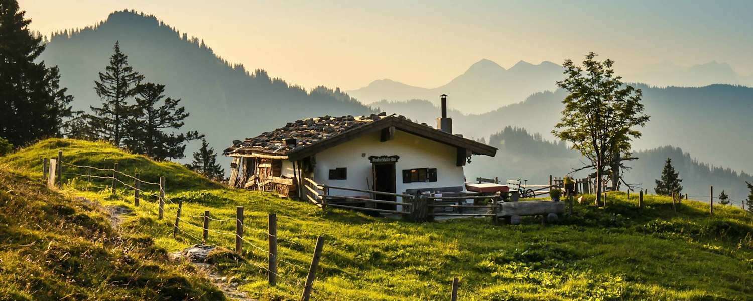 Urig und sehr gemütlich - die Almen im Chiemgau.