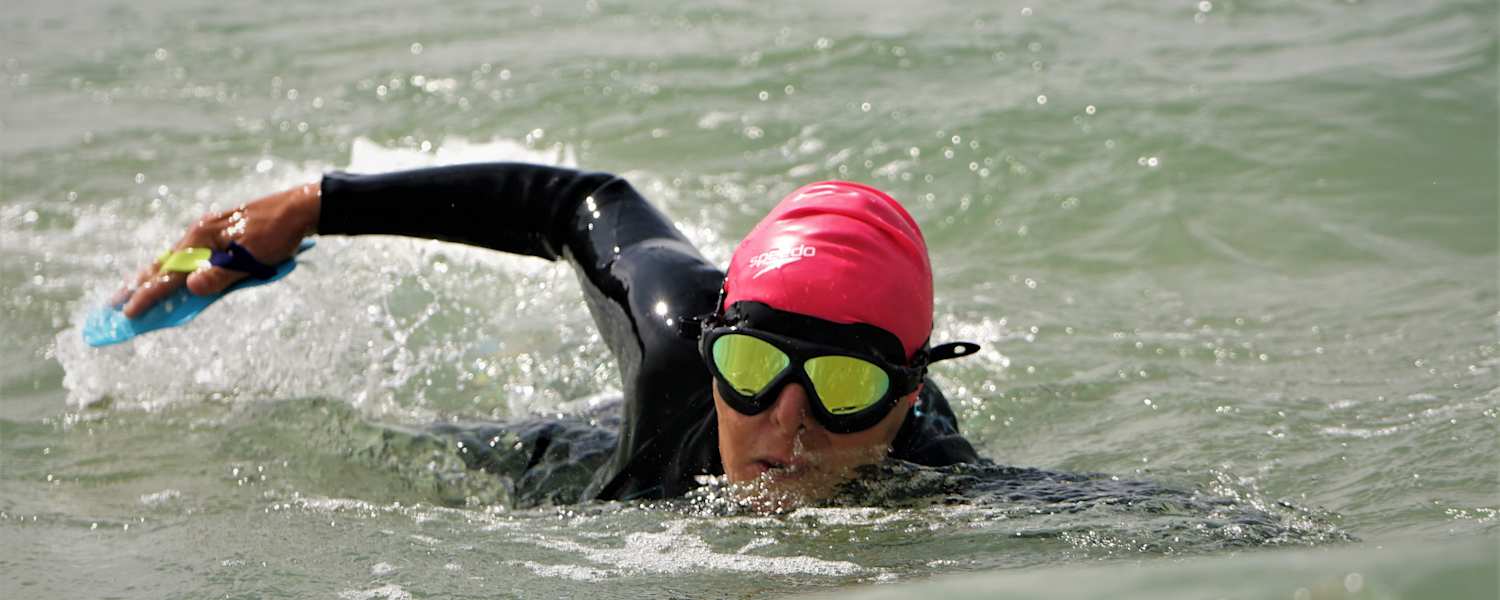 Langstreckenschwimmen gibt Energie und kühlt ab
