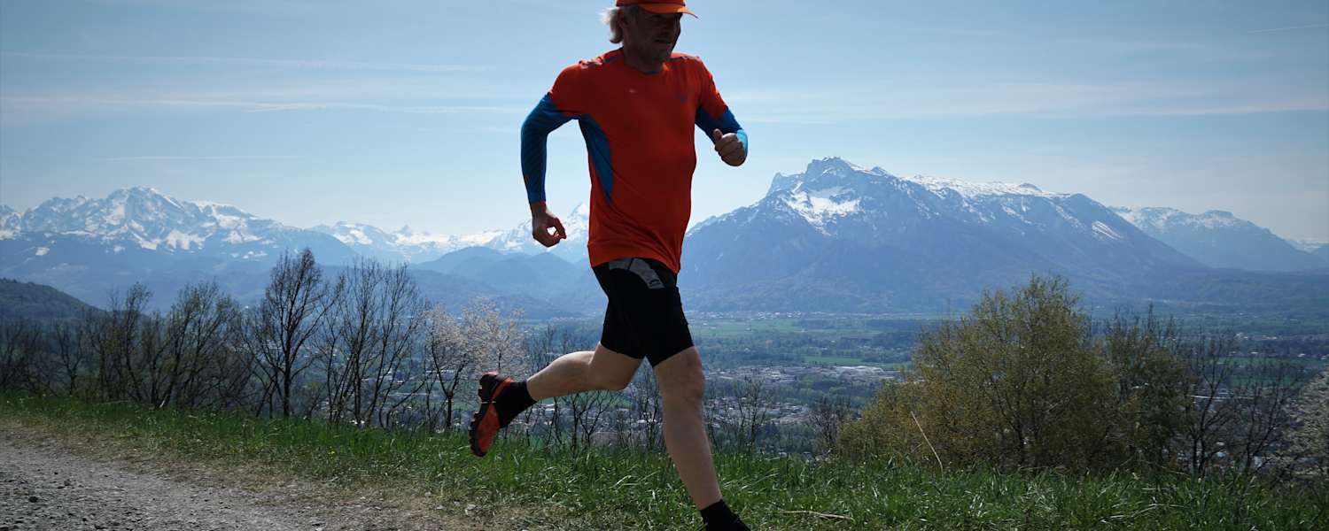  Jede Menge Glückshormone werden beim Laufen am Berg frei. 