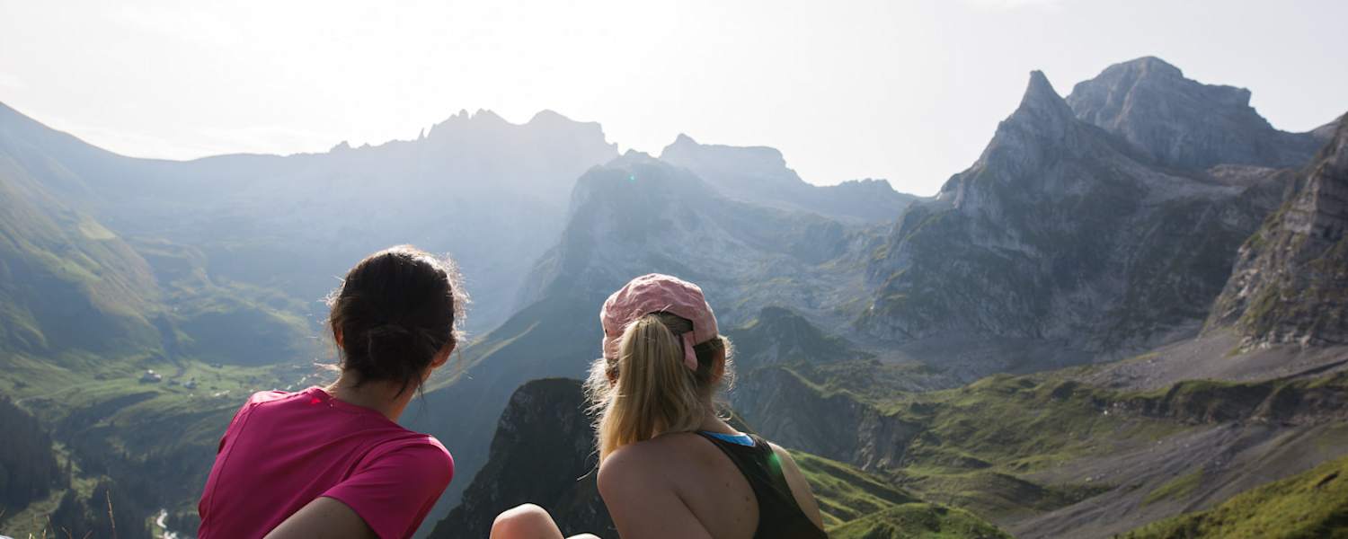 Die Aussicht am Morgen über dem Bannalpsee im Engelbergertal