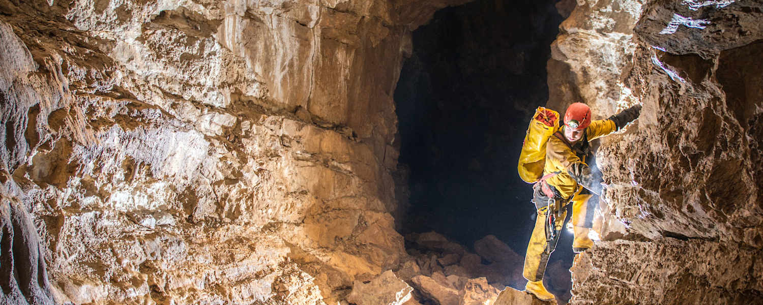 Höhlenforscher im Goldloch am Türnitzer Höger (Niederösterreich)