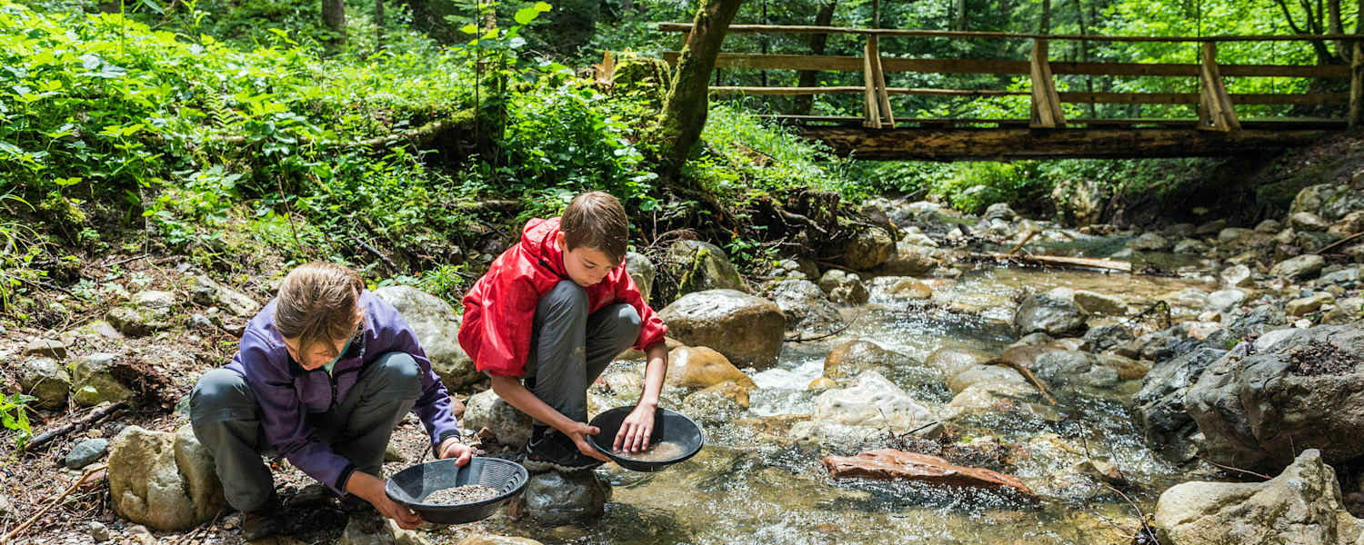 Goldwaschen in der Rehbachklamm