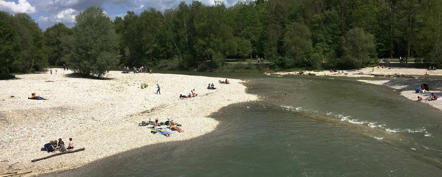 Die Isar ist ein schönes Ziel für Kinderwagentouren um München