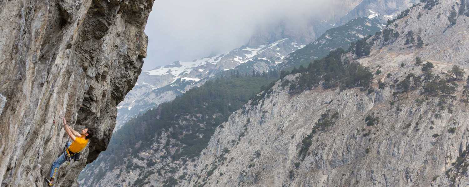 Klettern in der Arzbergklamm, Tirol