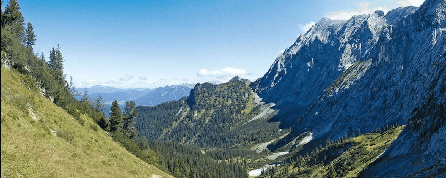 Die langen Fahrwege zum Schachenhaus sind bis auf die oberste Etappe ausgebaut worden.
