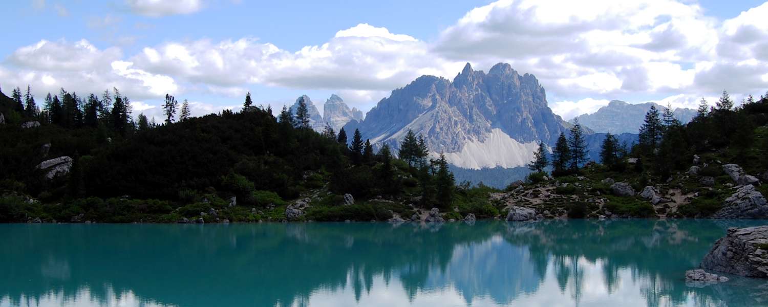 Ein Spiegelbild am Sorapiss-See