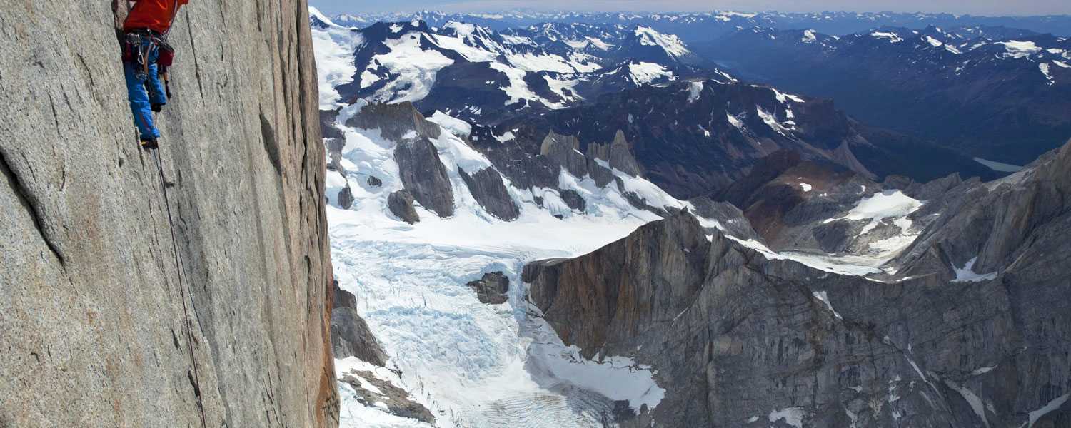 David Lama erklimmt den Nordost-Grat des Cerro Torre