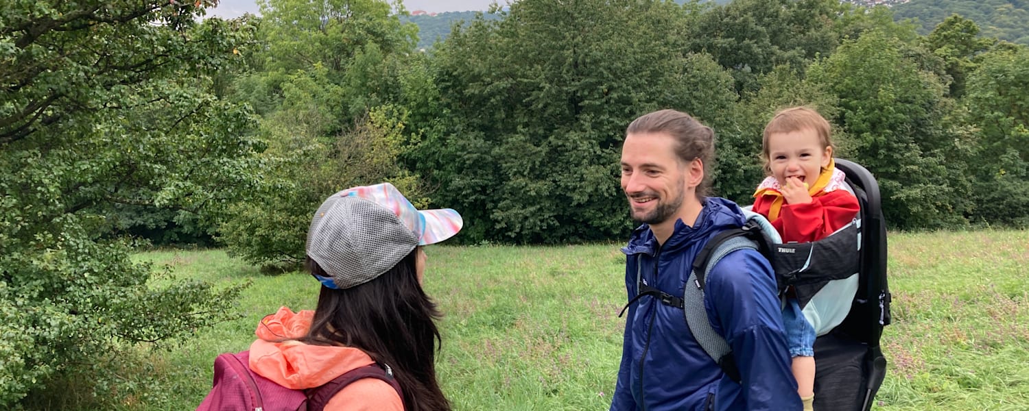 Thule Sapling Kraxe mit Wanderern