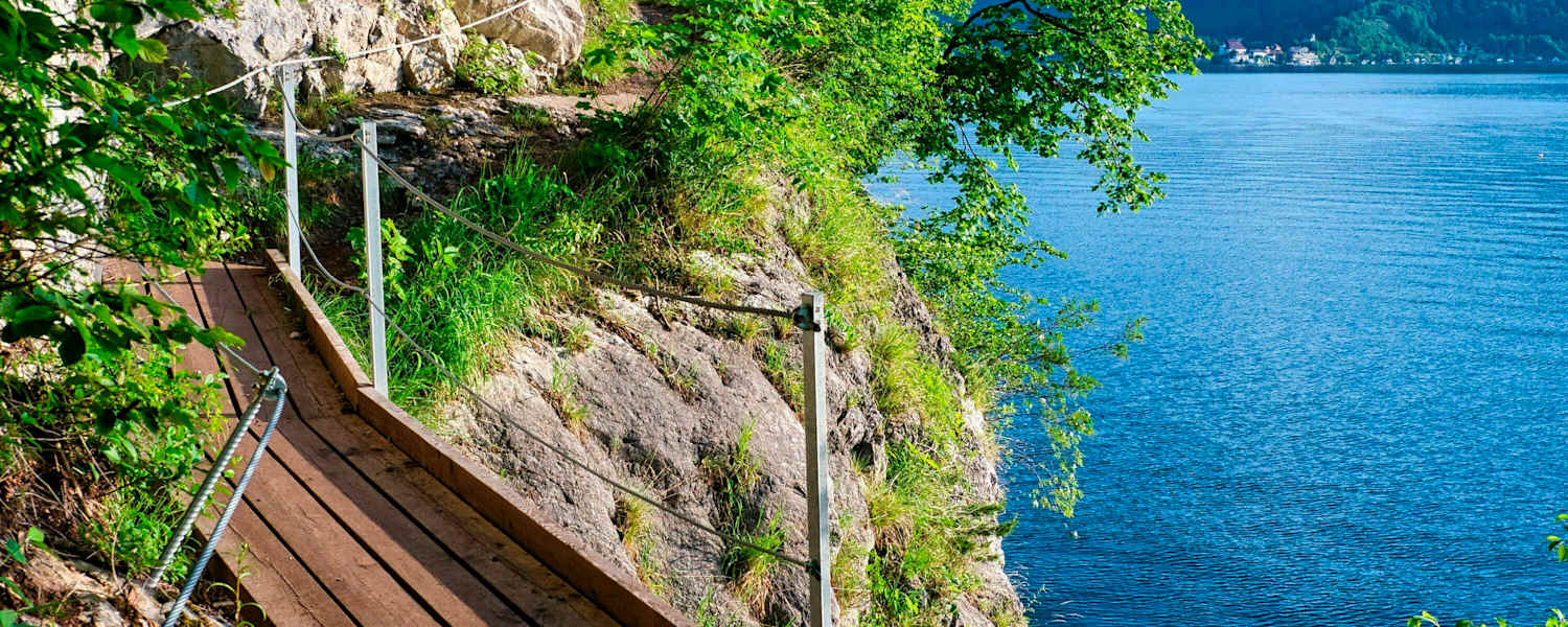 Der Miesweg am Ufer des Traunsees