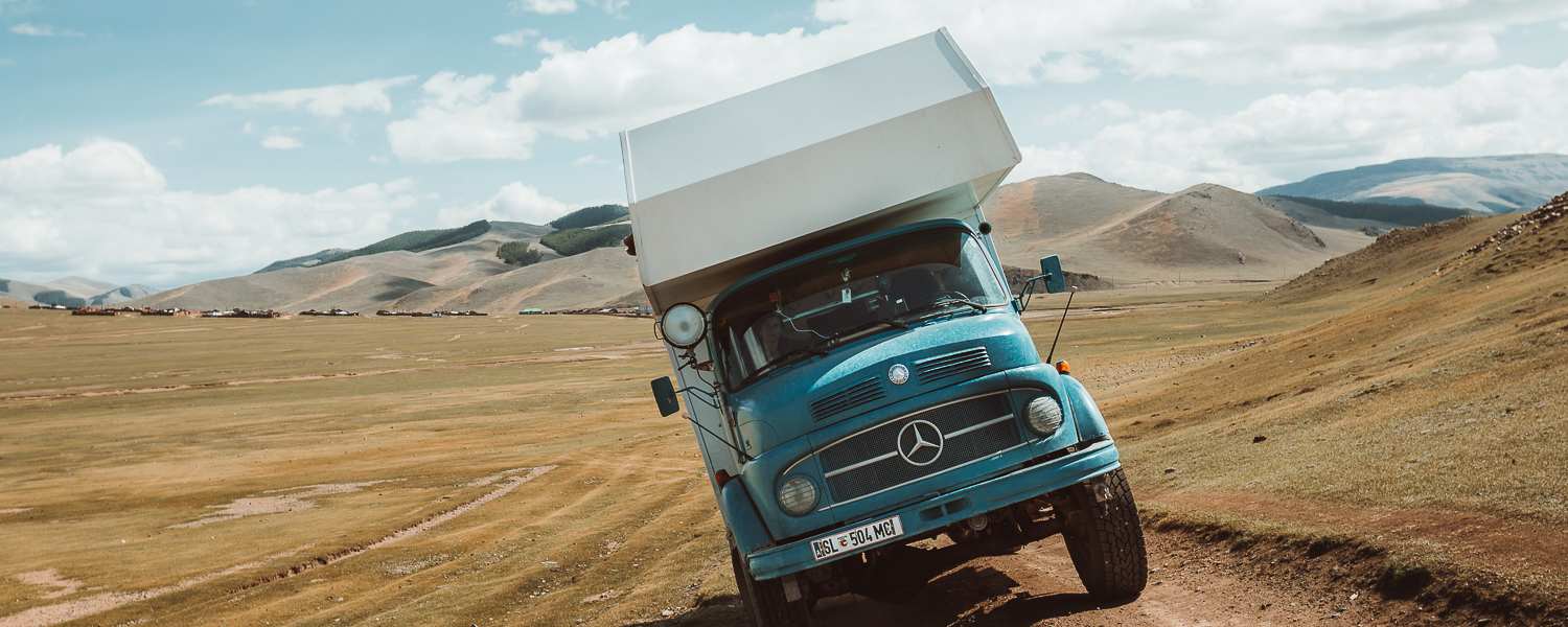 Akela Camping-Lastwagen durch die Mongolei